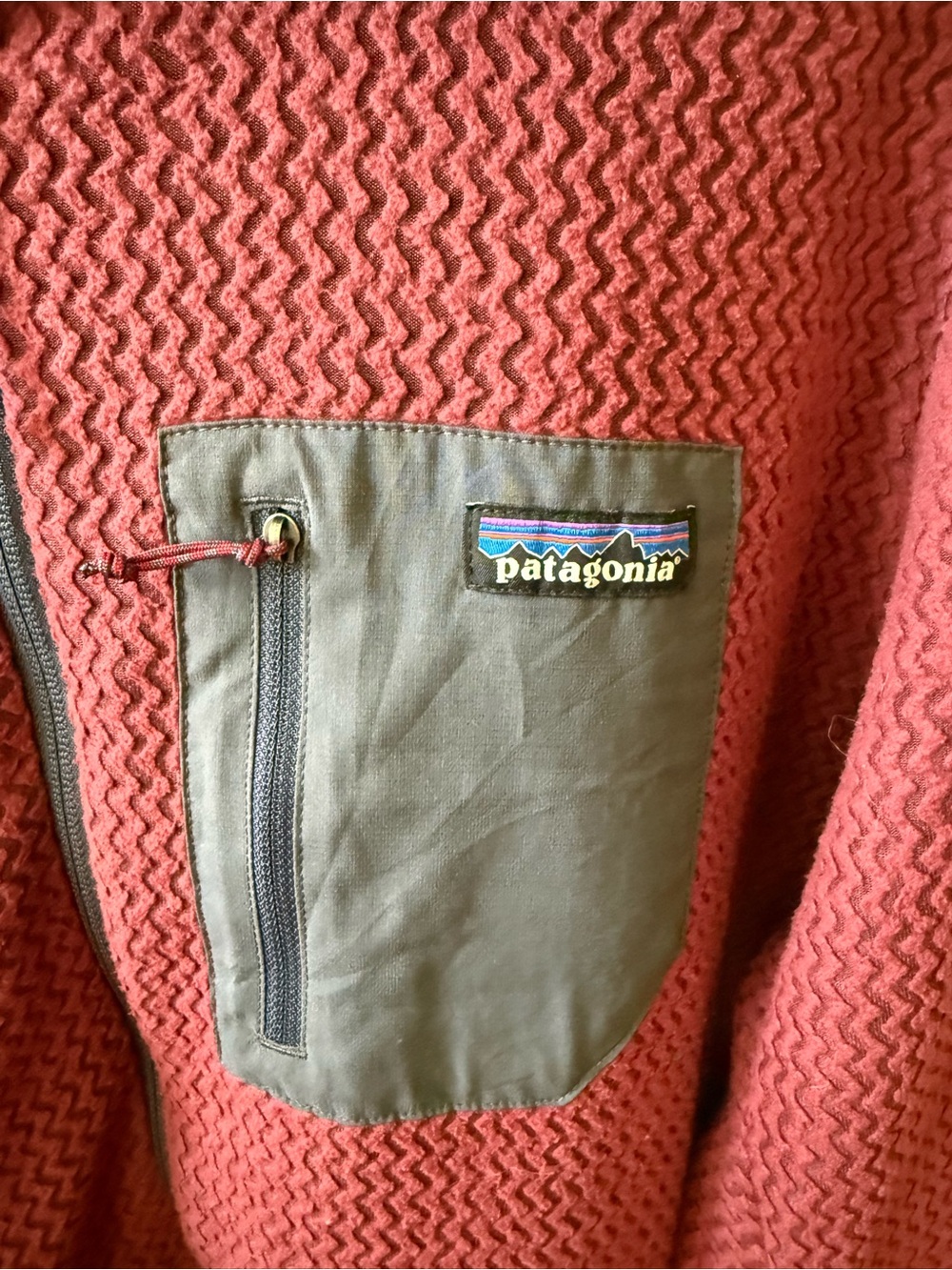 Patagonia Burgundy Fleece Jacket with Navy Accents - Picture 6 of 7